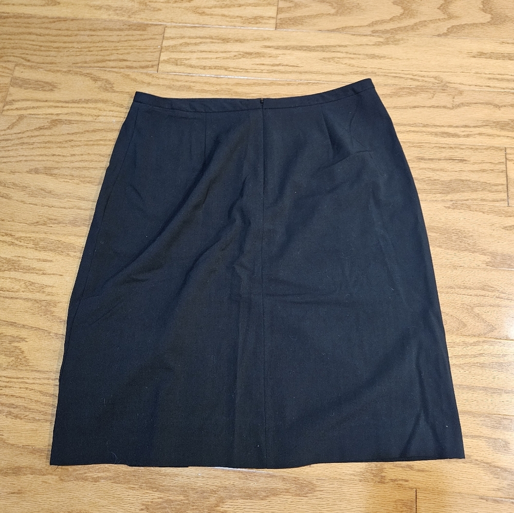 Nine & Company Black Pencil Skirt with Pleat and Slit - Picture 5 of 7